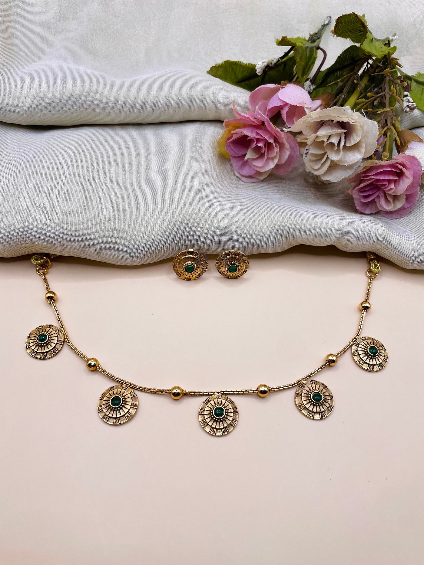Antique Green-Stud Disc Necklace -N031(01)