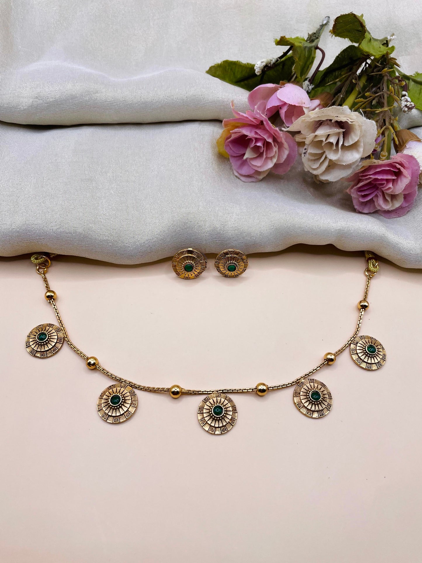 Antique Green-Stud Disc Necklace -N031(01)