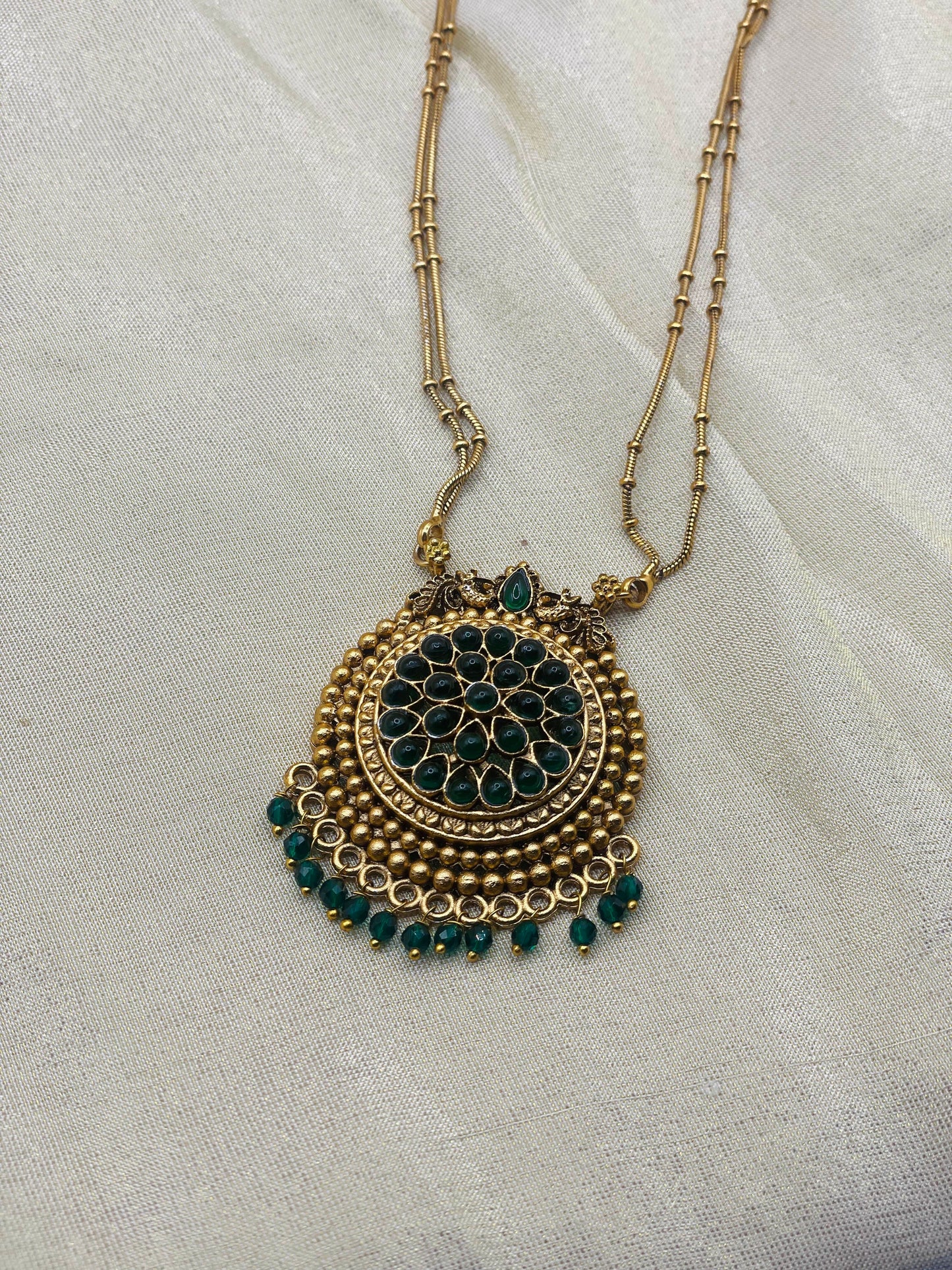 Emerald Chandbali Necklace Set