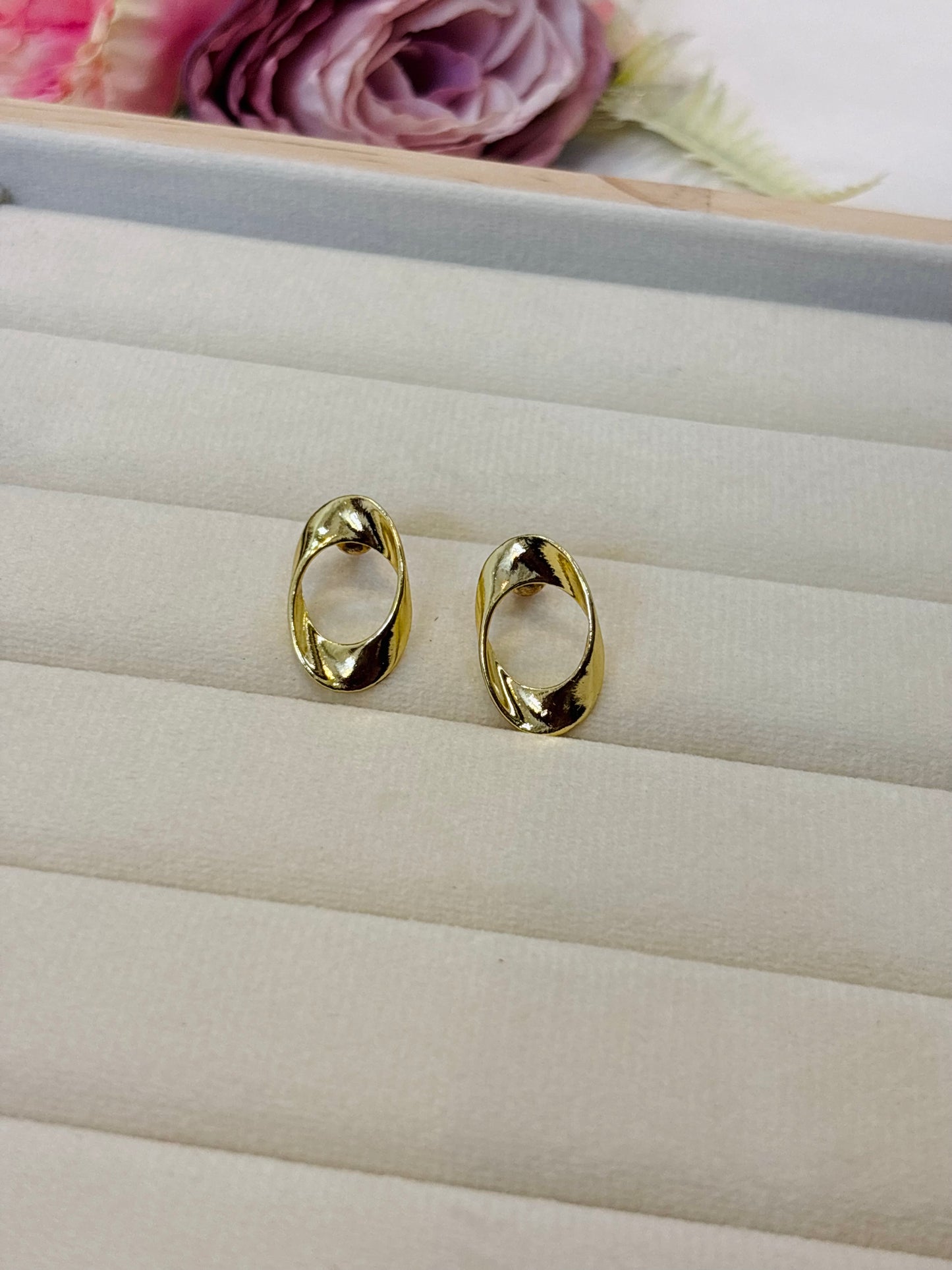 Luna Oval Hoop Earrings-E08