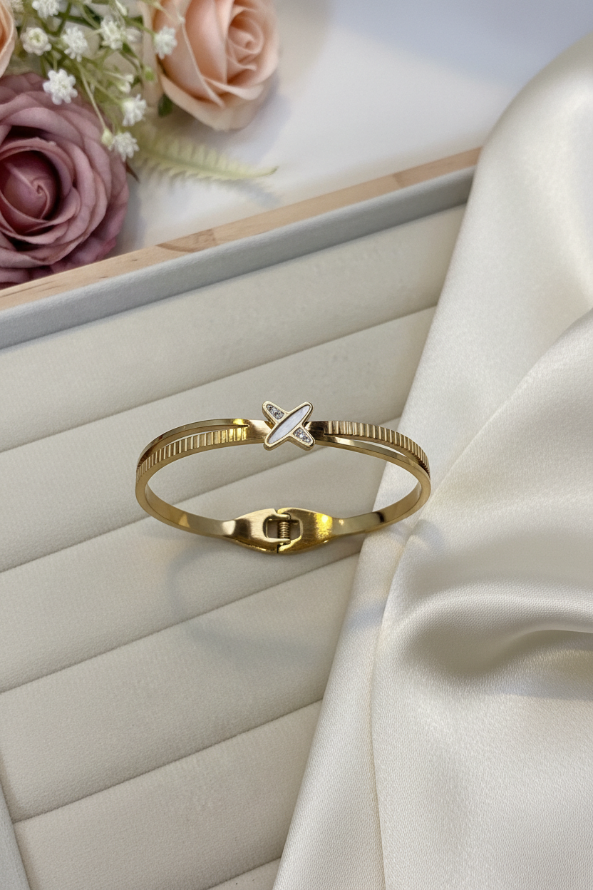 Celeste Cross Bangle-B02