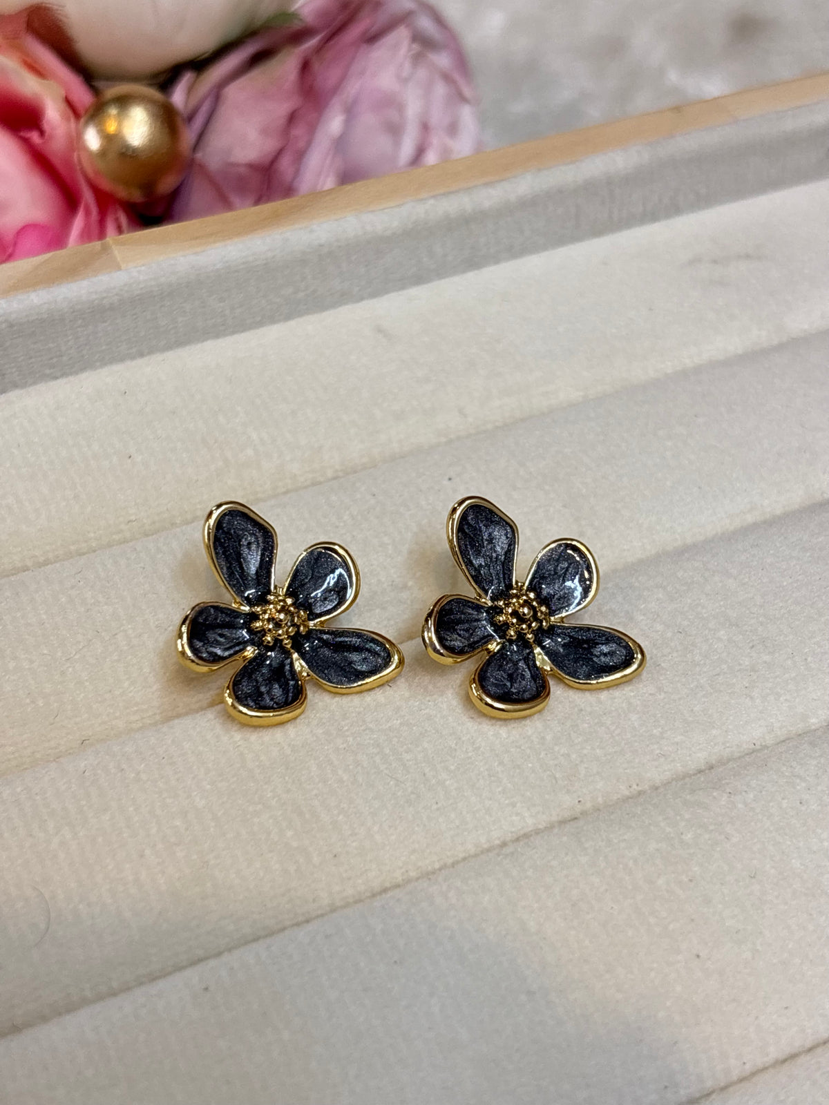 Onyx Petal-E019