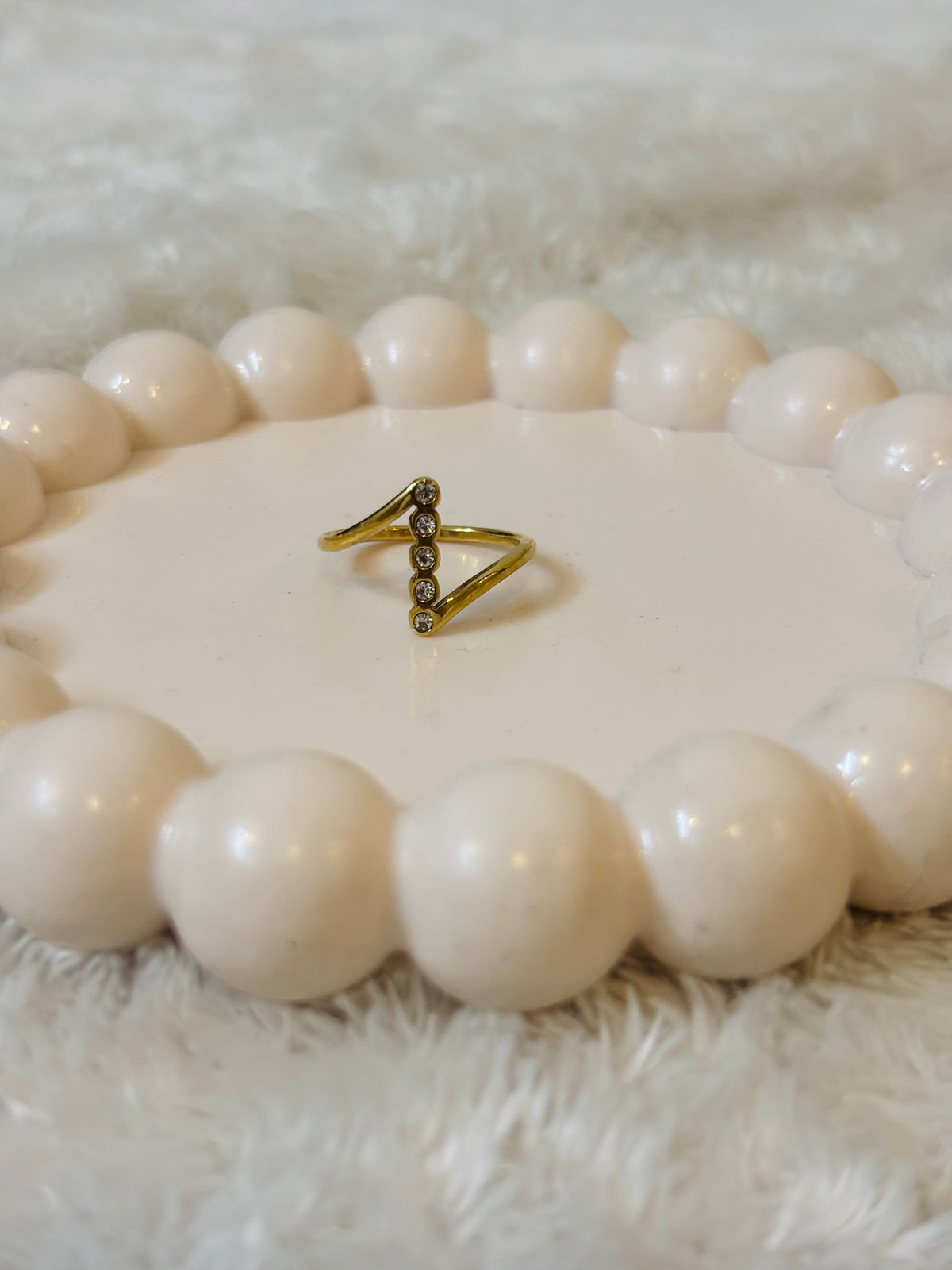 Crystal V-Loop Ring-R020