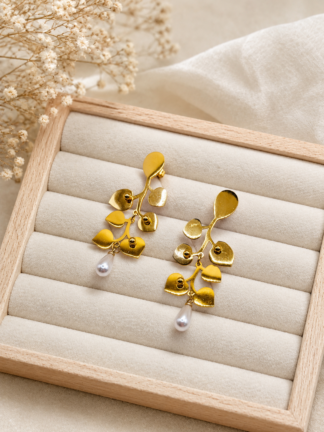 Golden Leaf Pearl Earrings-E05