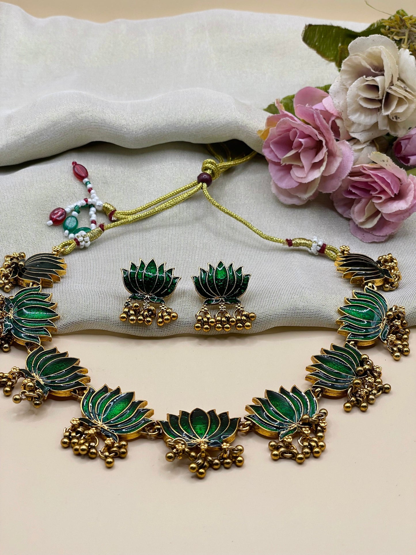 Lotus Motif Necklace Set