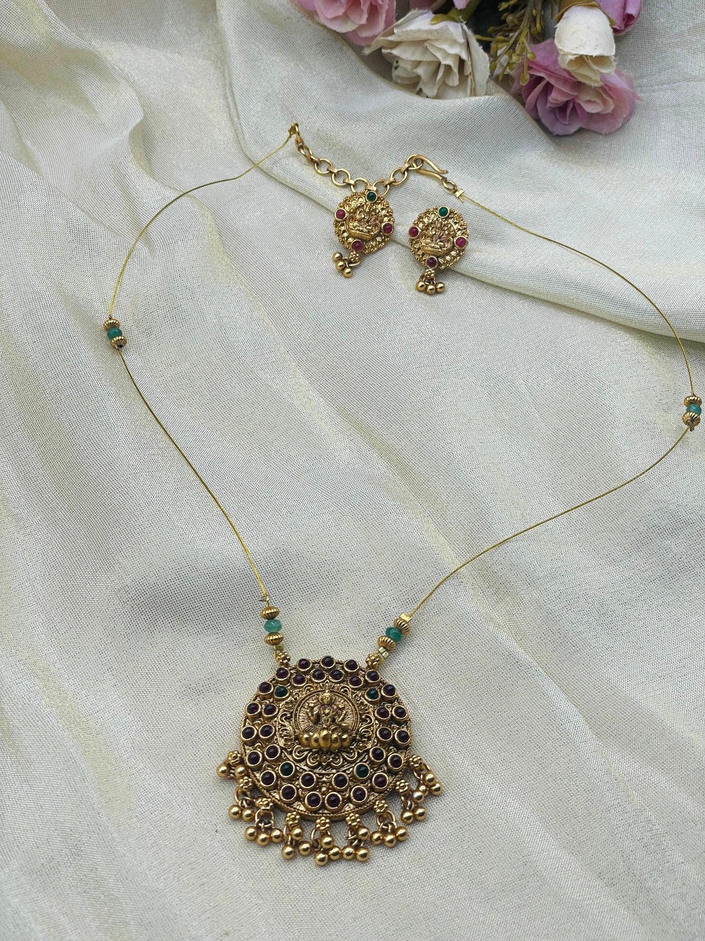 Temple Pendant invisible Necklace