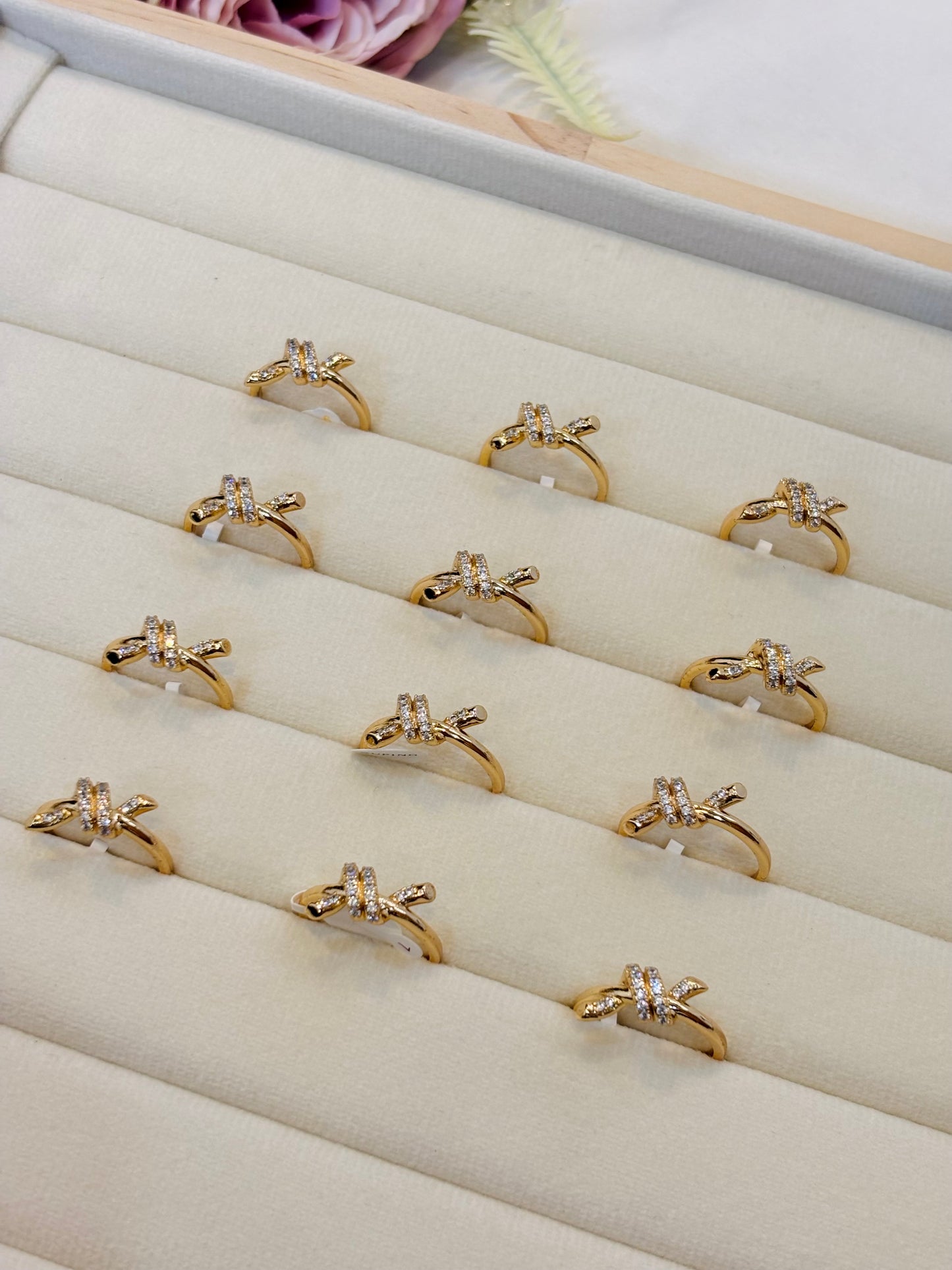 Twinkle Knot Ring -R02
