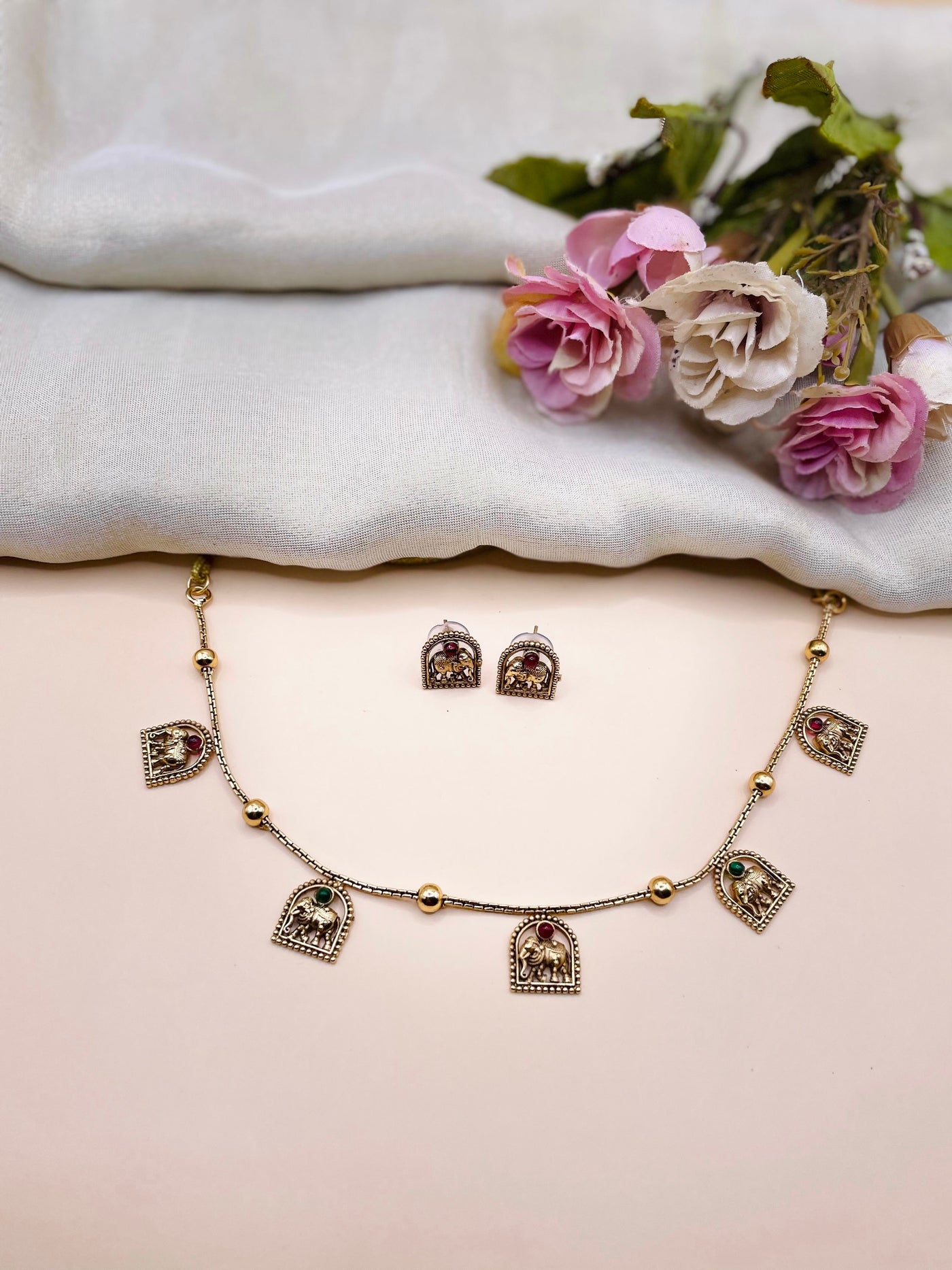 Royal Elephant Motif Necklace-N037
