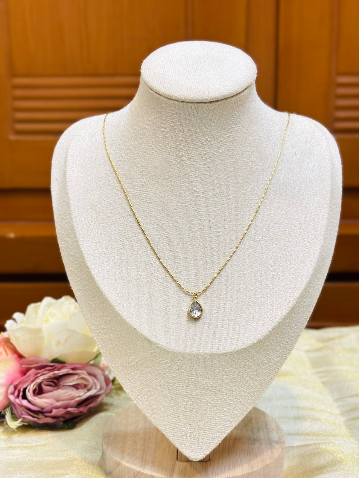 Teardrop Crystal Necklace-C023