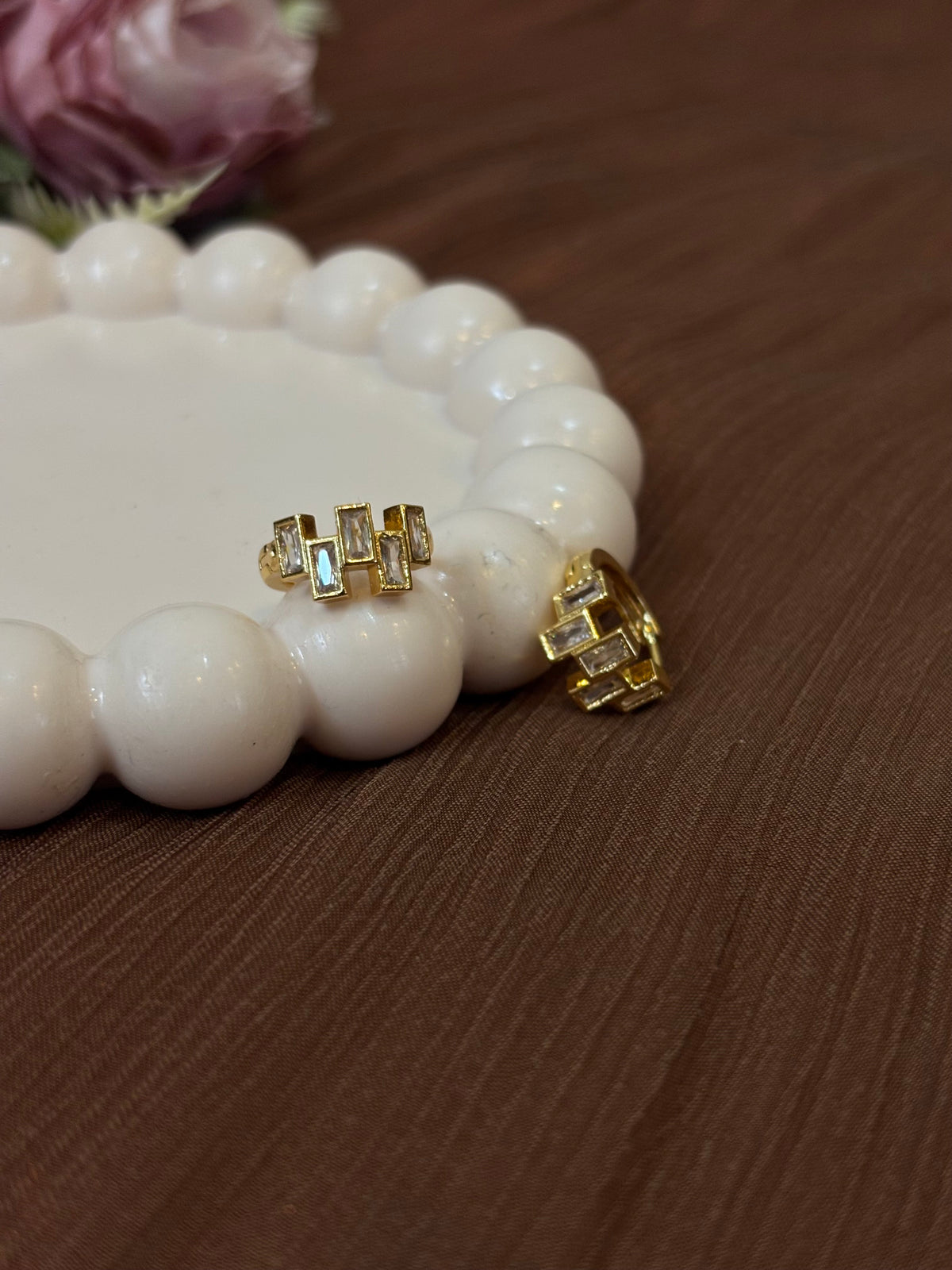 Luxe Link Huggie Earrings-E016