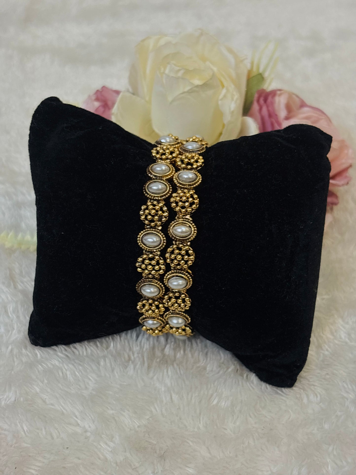 Pearl Beaded Bangle-B039