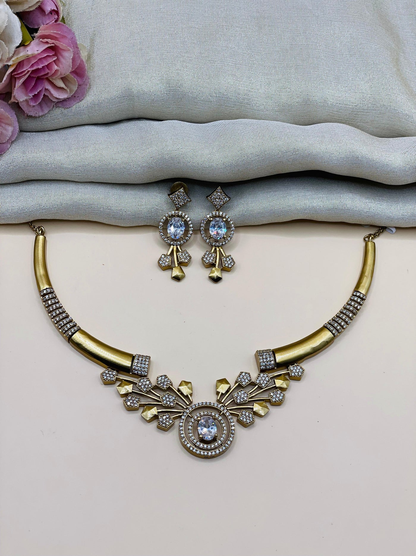 Crystal Bloom Statement Necklace-AD023