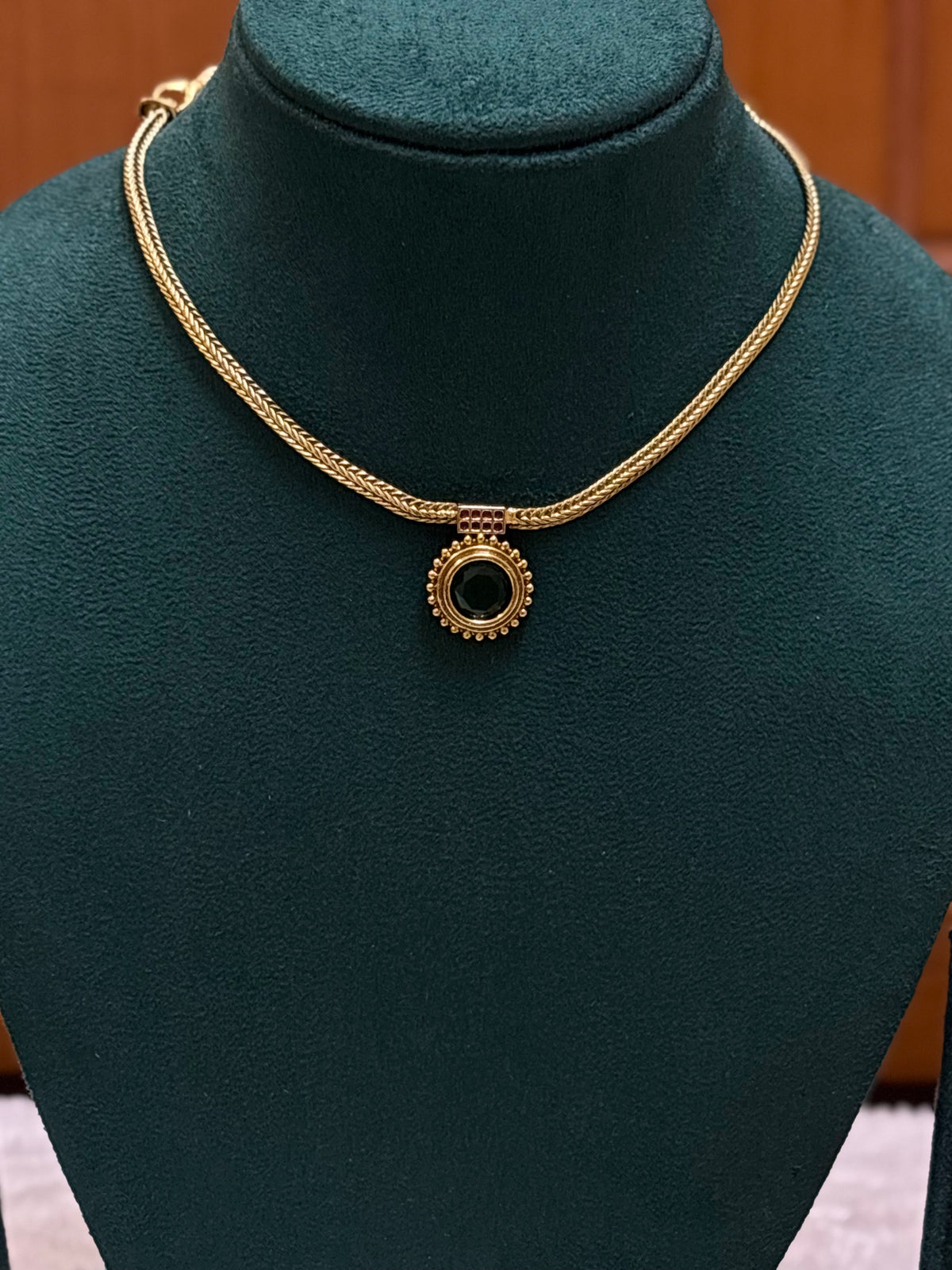 Black Stone Gold Choker-CH032