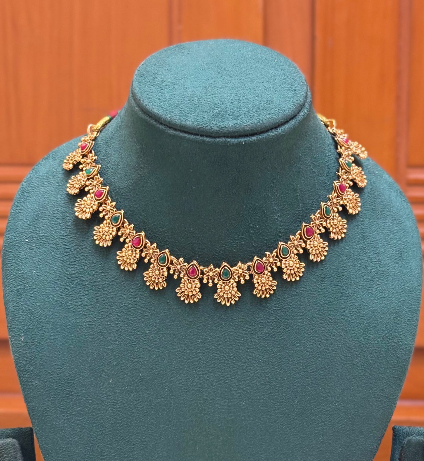 Antique Floral choker-CH026