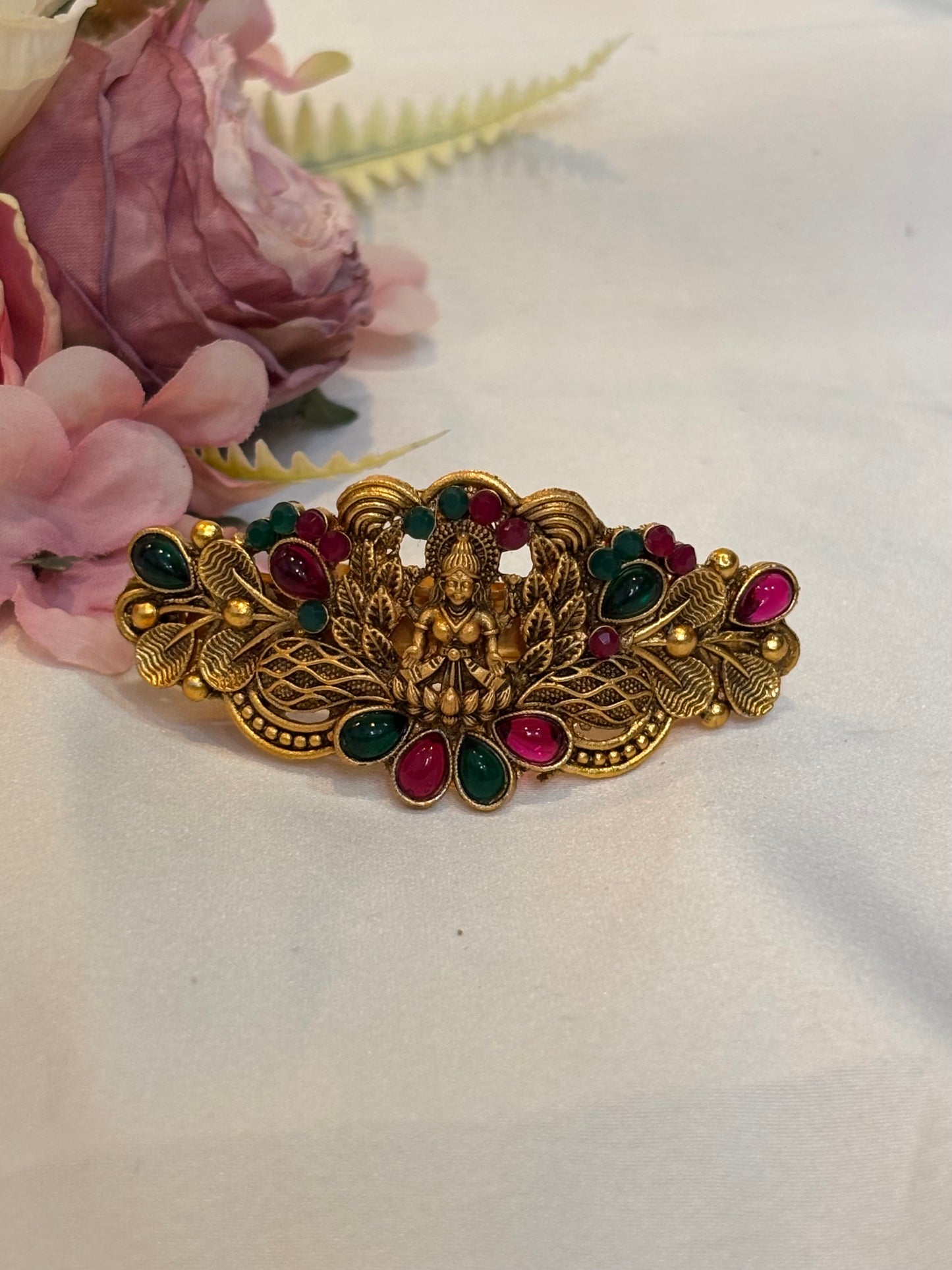 Lakshmi Peacock Juda Clip-H013