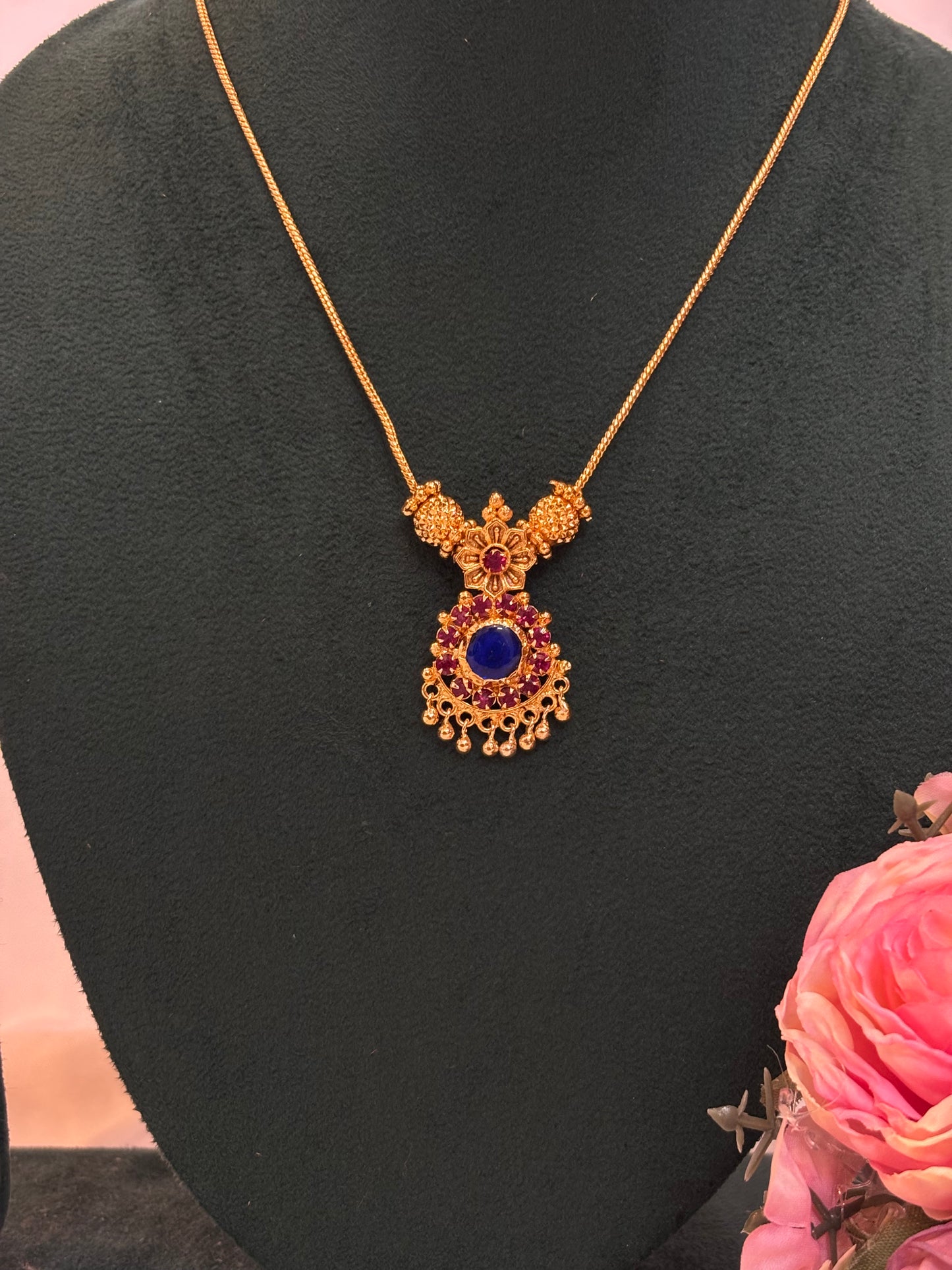 Blue Stone Temple Short Necklace
