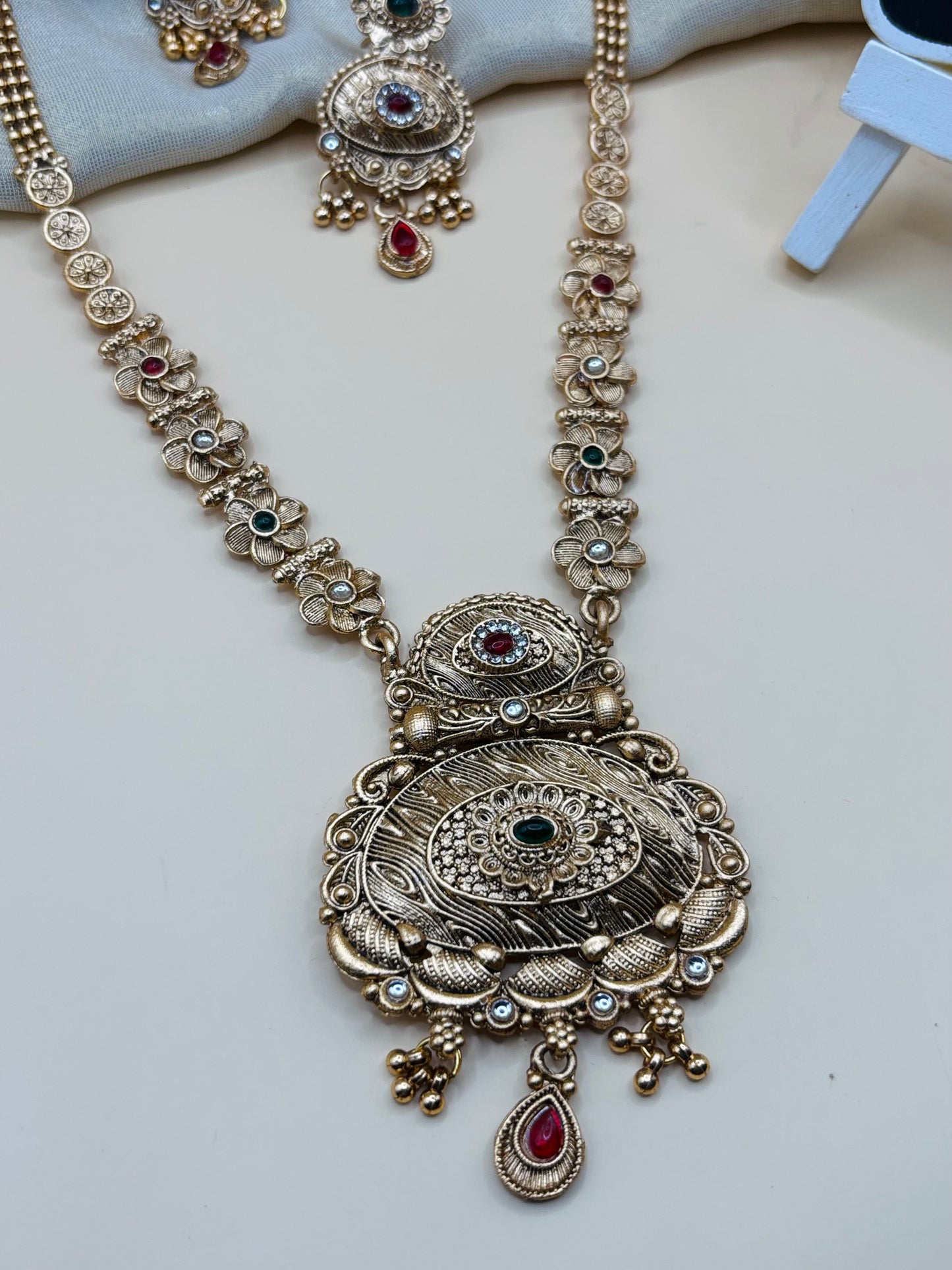 Antique Royal Medallion Necklace Set