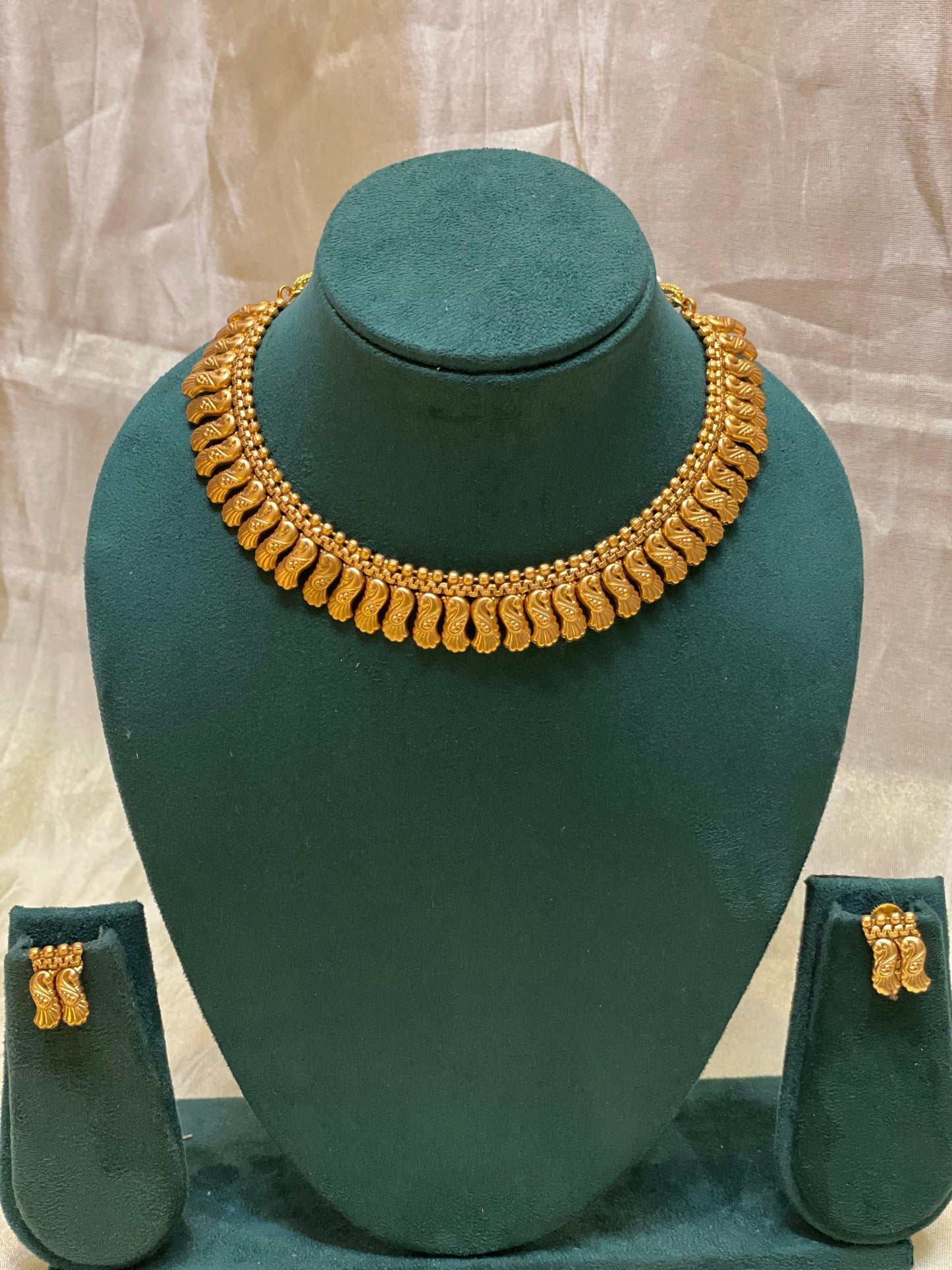 Leaf Motif Choker Set-CH003