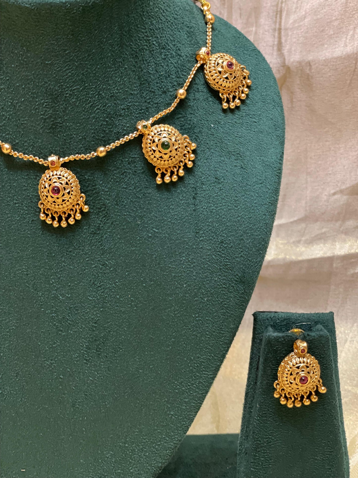 Fringe Medallion Necklace Set-N018