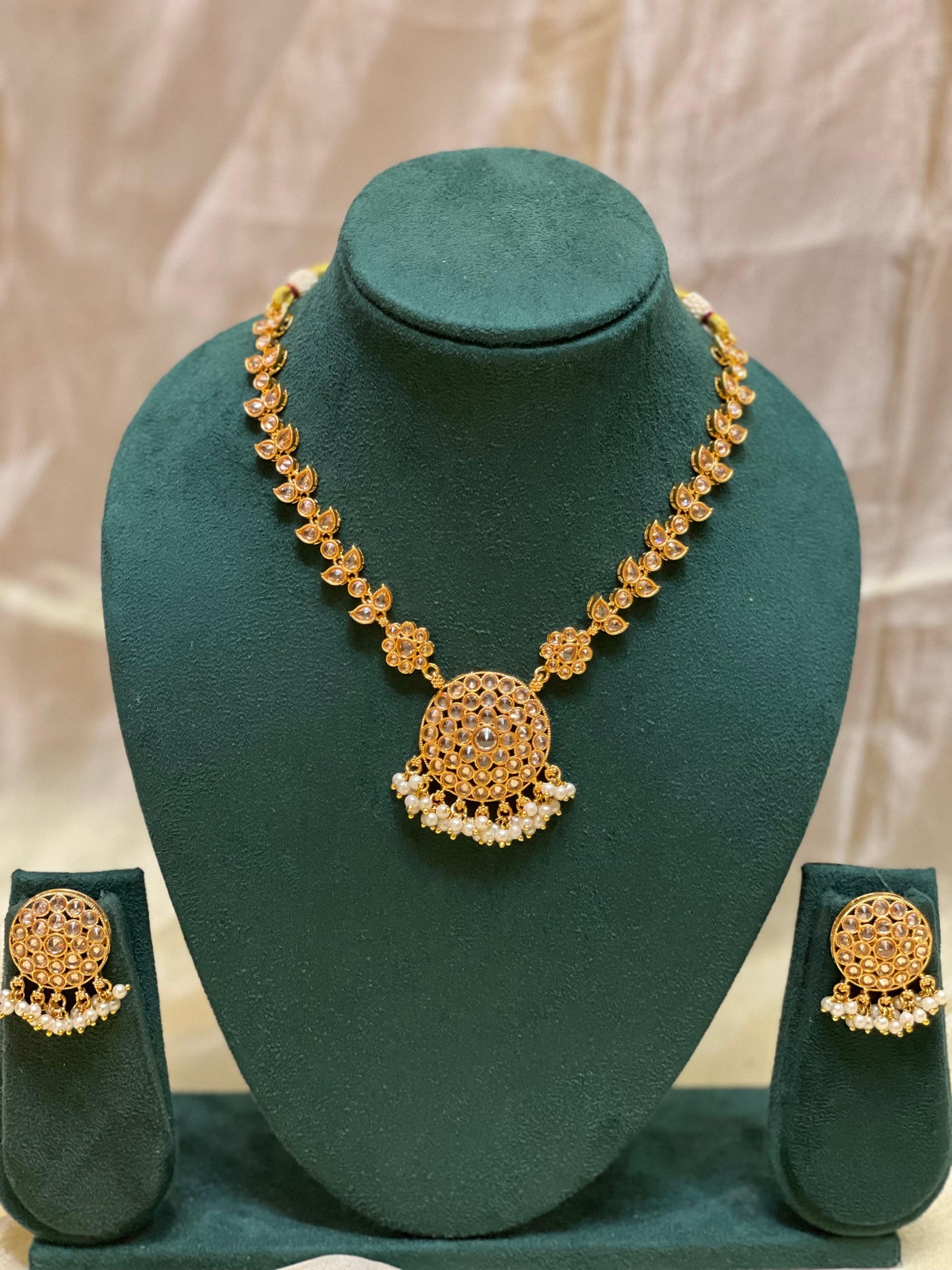 Pearl Radiance Kundan Necklace-N024