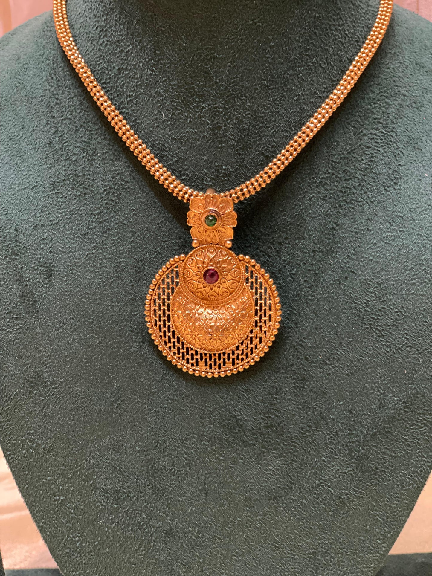 Heritage Filigree Medallion Necklace-N014(02)