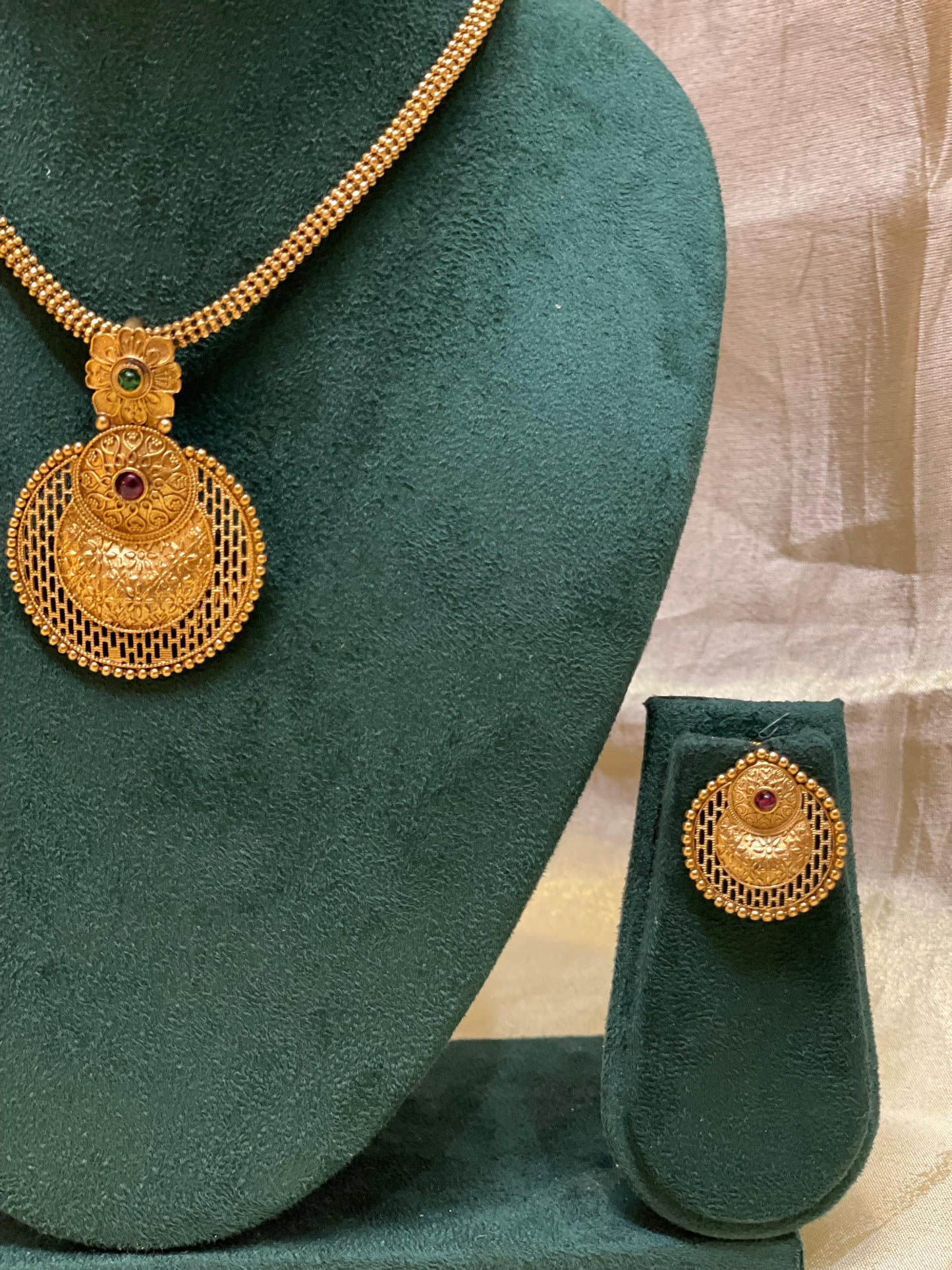 Heritage Filigree Medallion Necklace-N014(02)