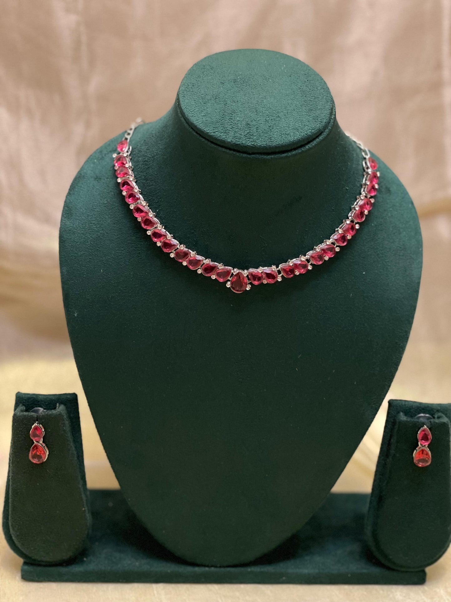 Crimson Elegance Choker Set-AD16(01)