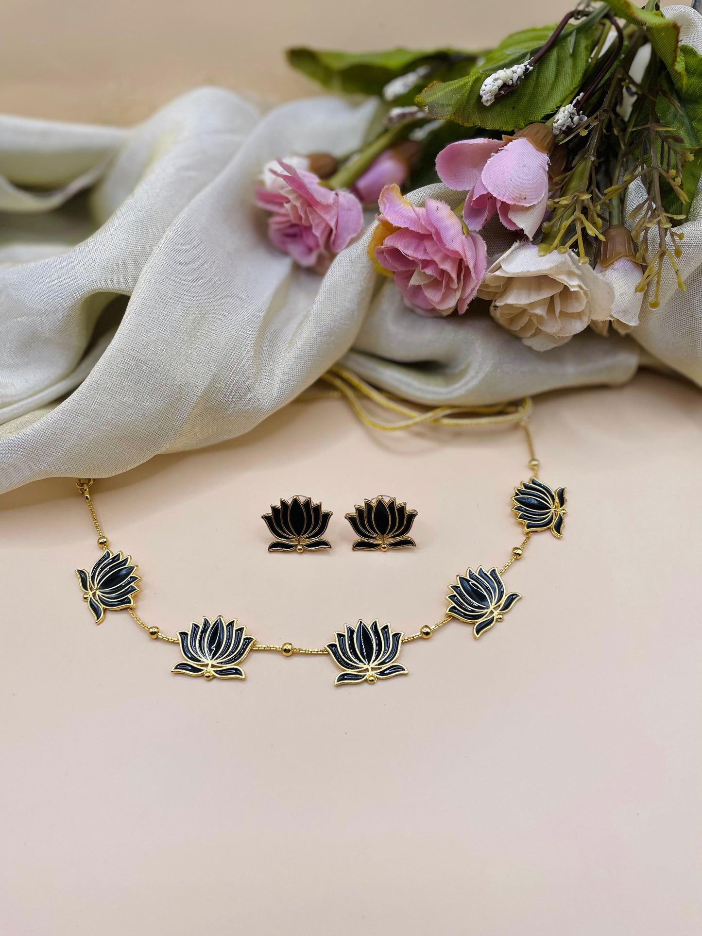 Black Lotus Necklace-L001