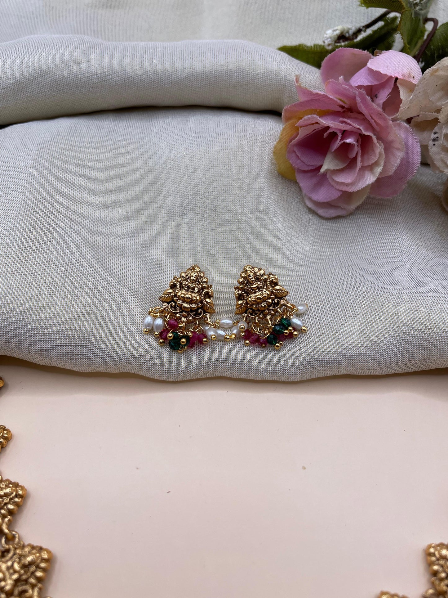 Devi Grace Antique set-T008