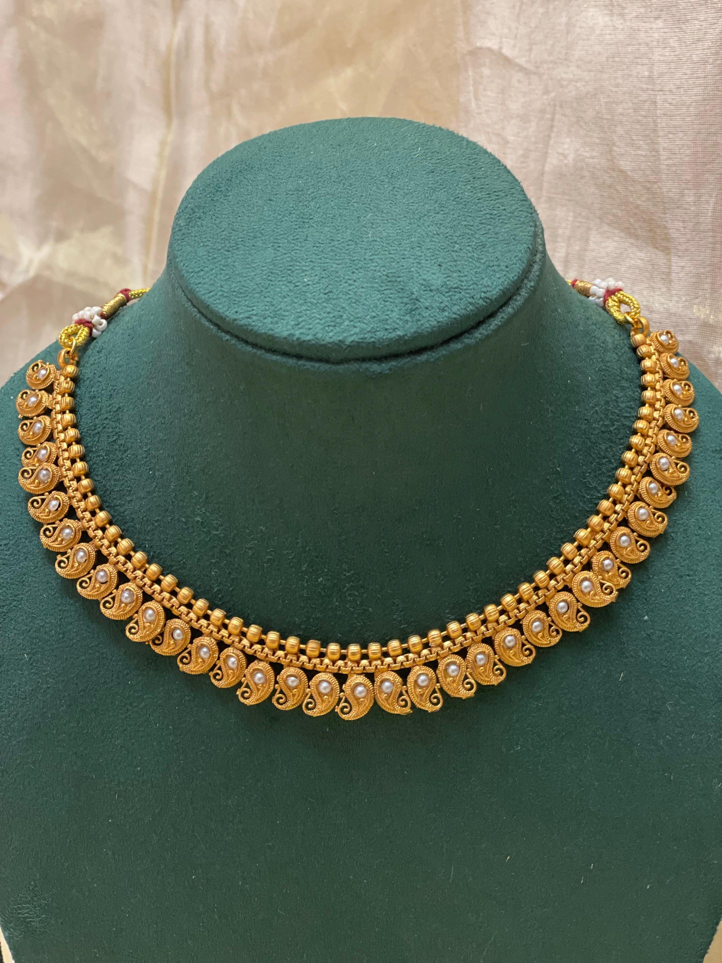 White Stone Maanga Motif Choker Set-CH015(02)