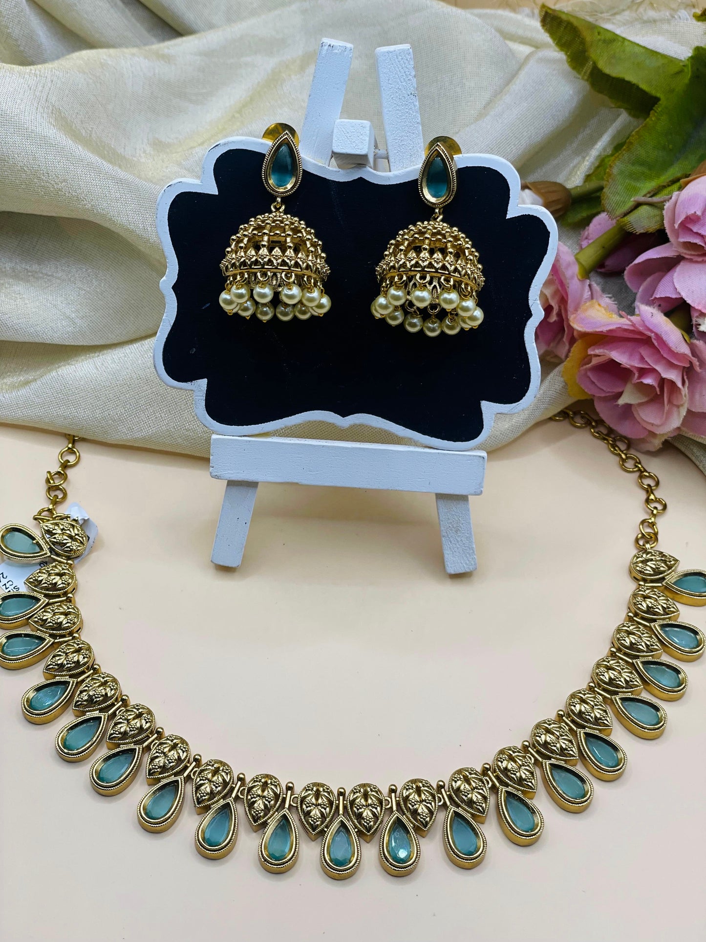 Aarohi aqua set