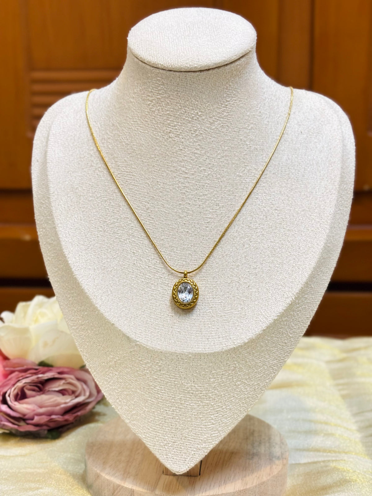 Vintage Crystal Oval Necklace-C024
