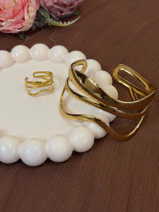 Golden Wave Cuff-B010