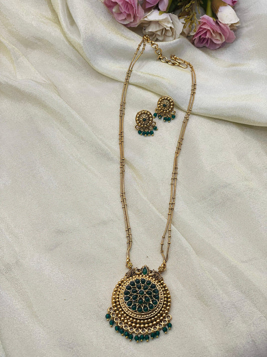 Emerald Chandbali Necklace Set