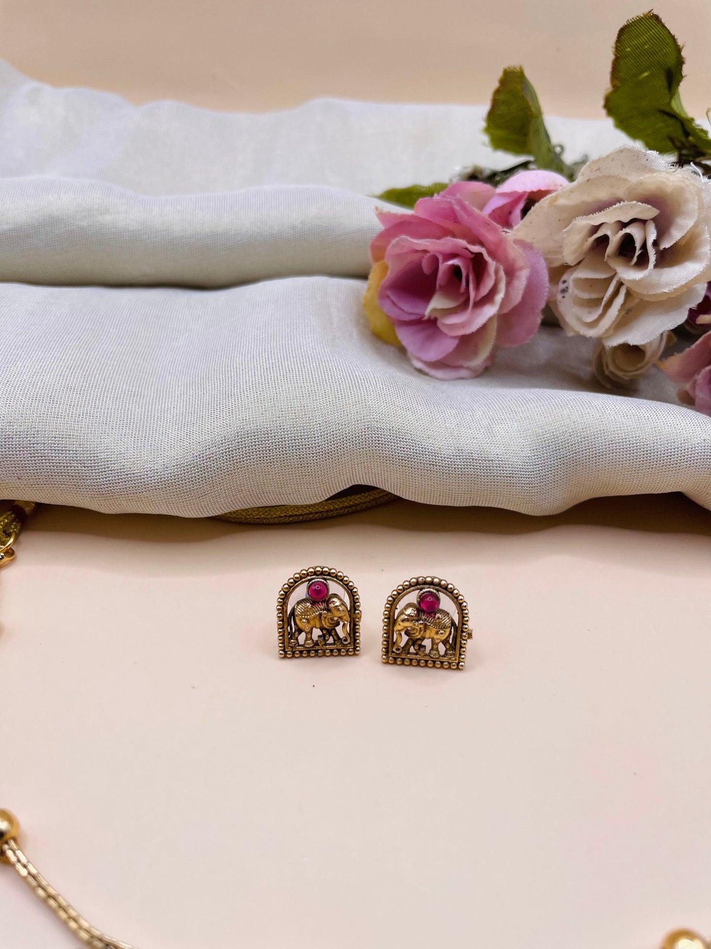 Royal Elephant Motif Necklace-N037