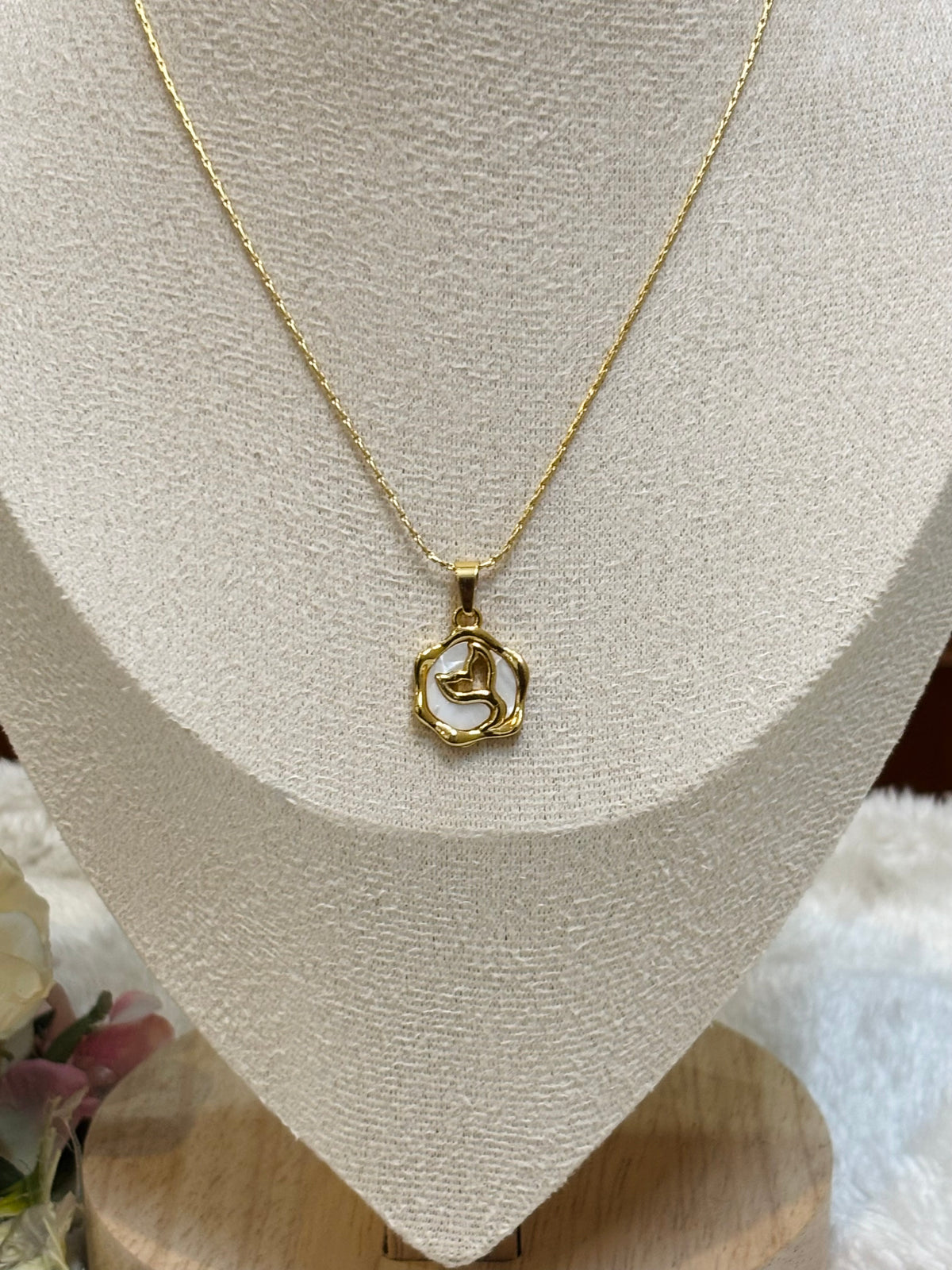 Interlocking Love Knot -C012