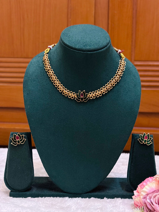 Lotus Pendant choker-CH035