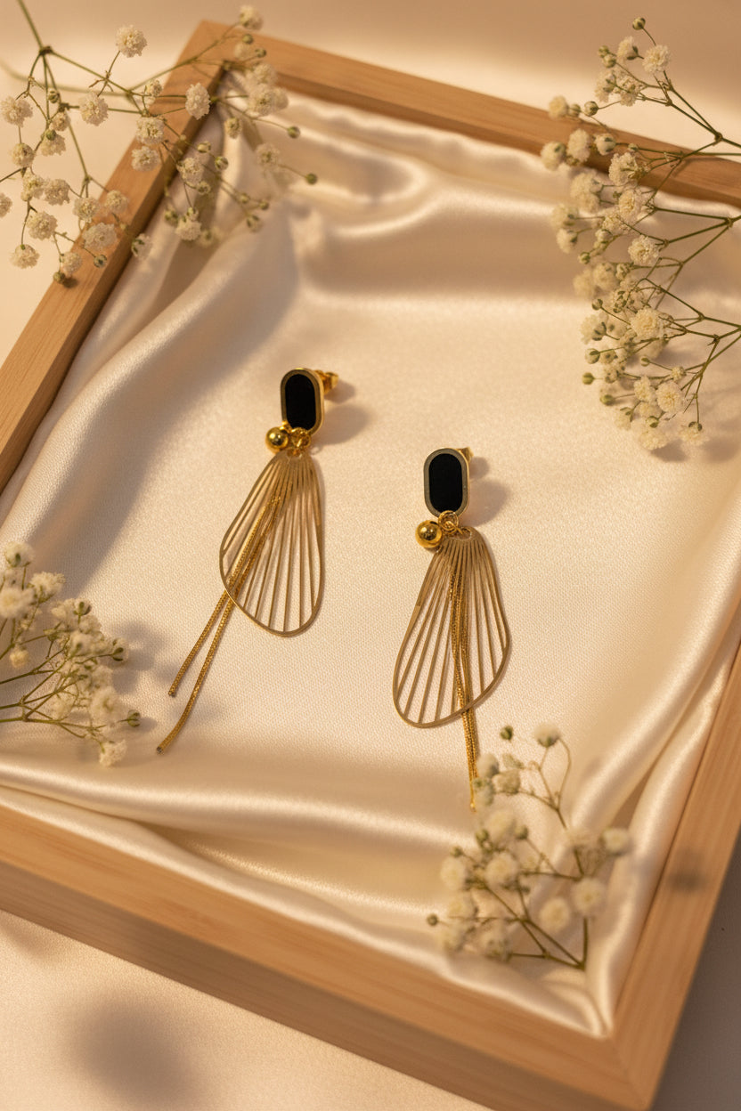 Golden Noir Leaf Earrings-E05