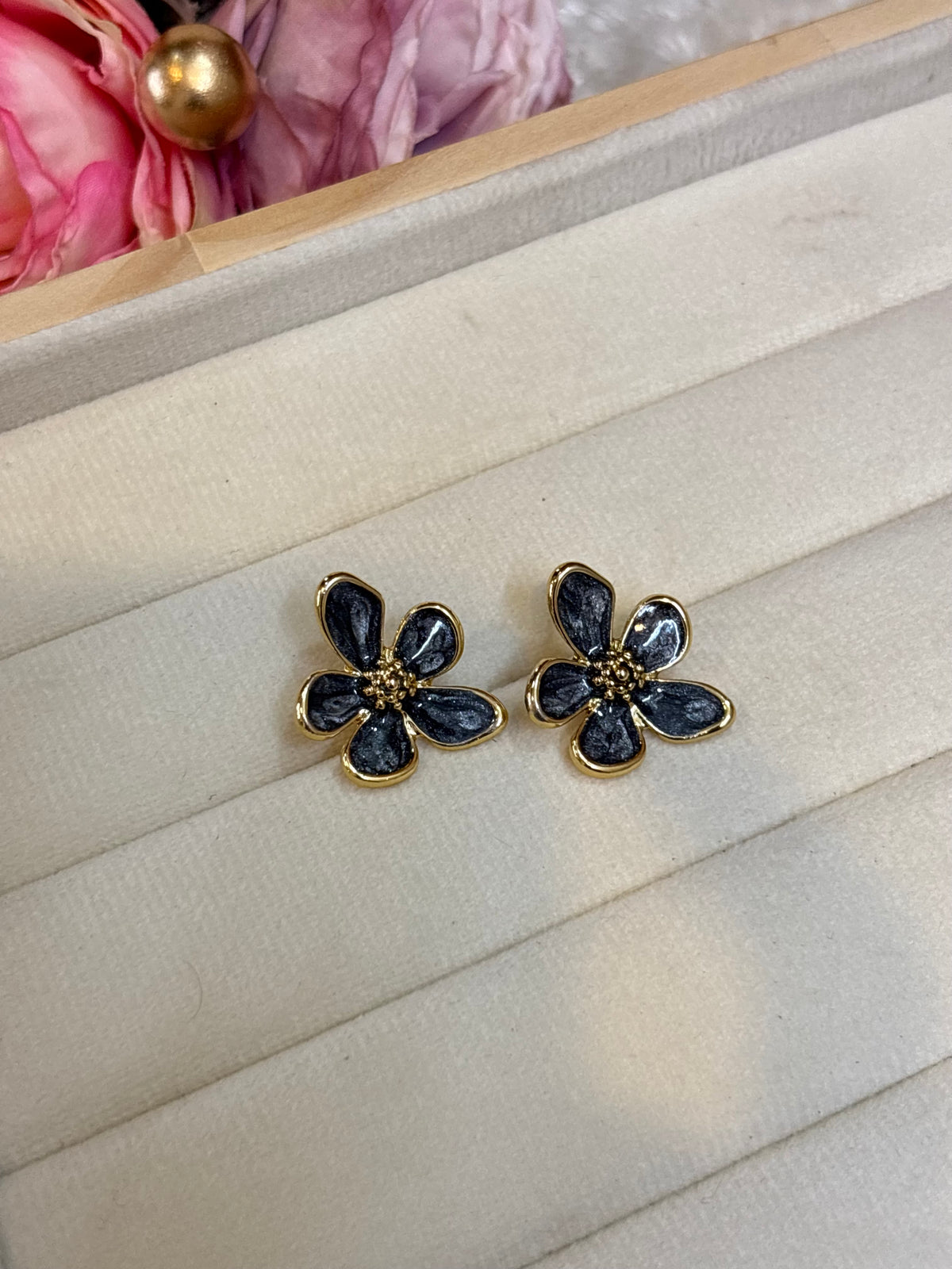 Onyx Petal-E019