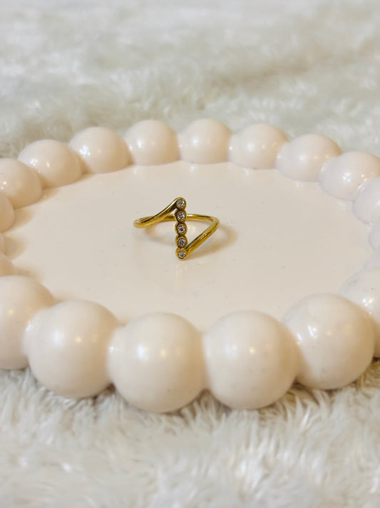 Crystal V-Loop Ring-R020