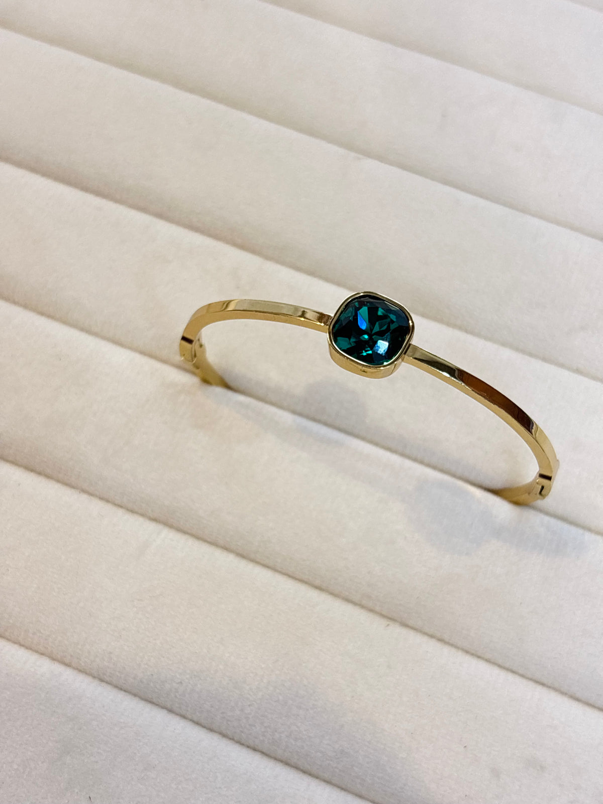 Solitaire Crystal Bangle-B020