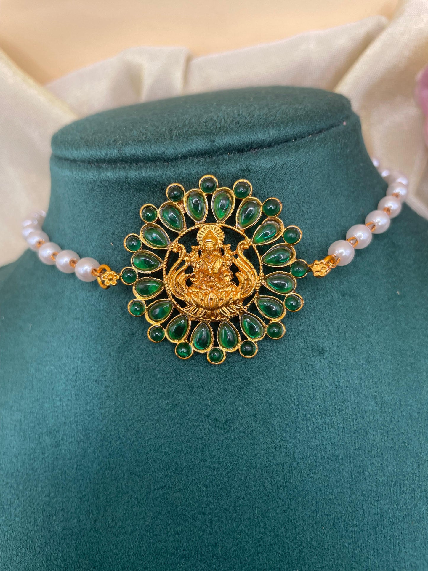 Emerald Lakshmi Pearl Choker-PC02