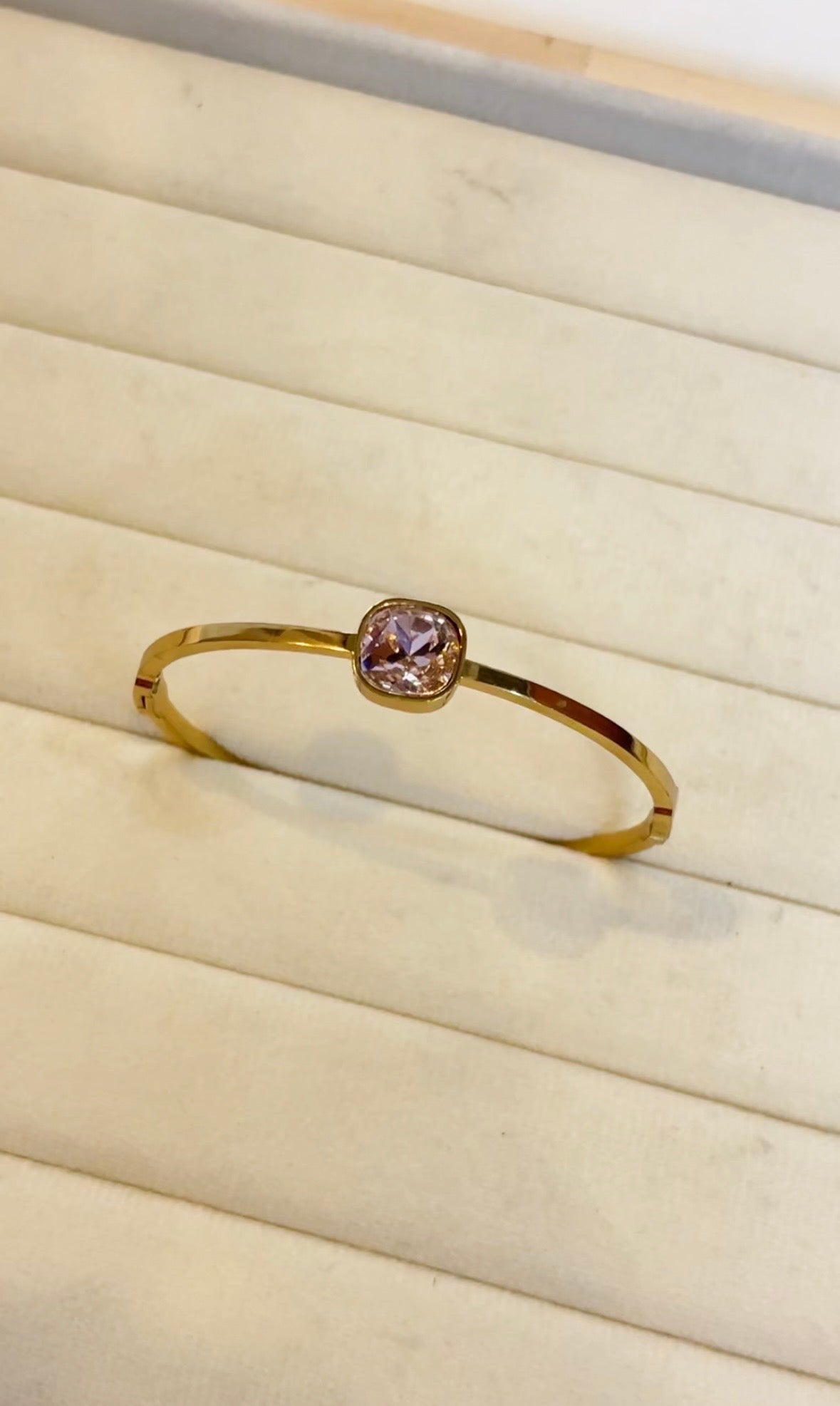 Solitaire Crystal Bangle-B020