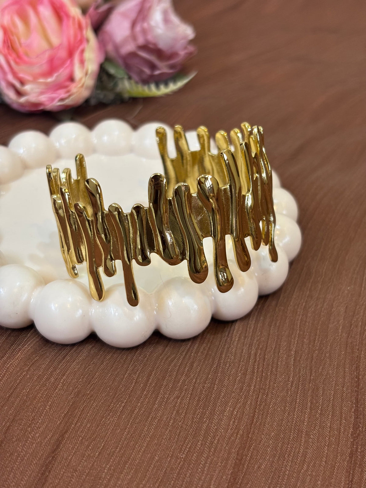 Royal Wave Cuff-B010
