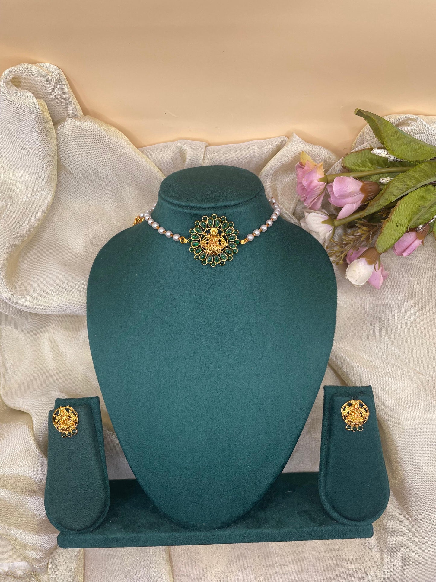 Emerald Lakshmi Pearl Choker-PC02