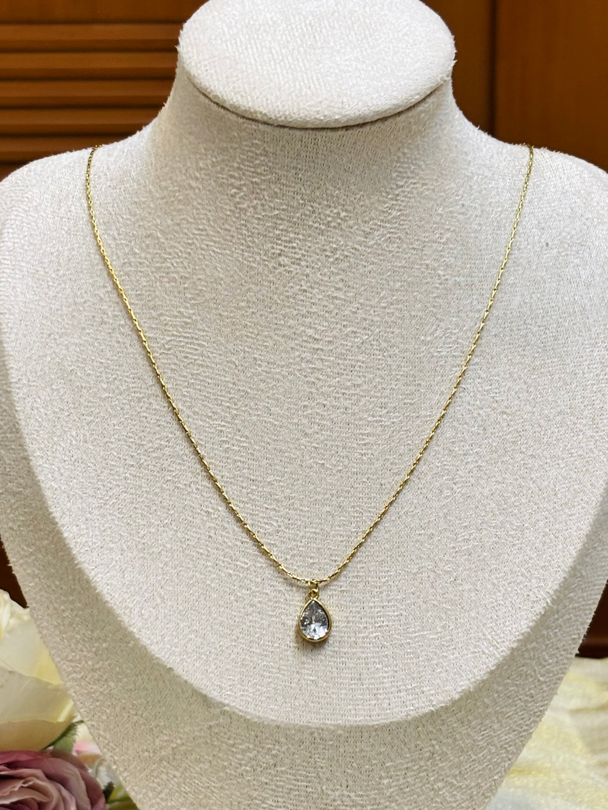 Teardrop Crystal Necklace-C023