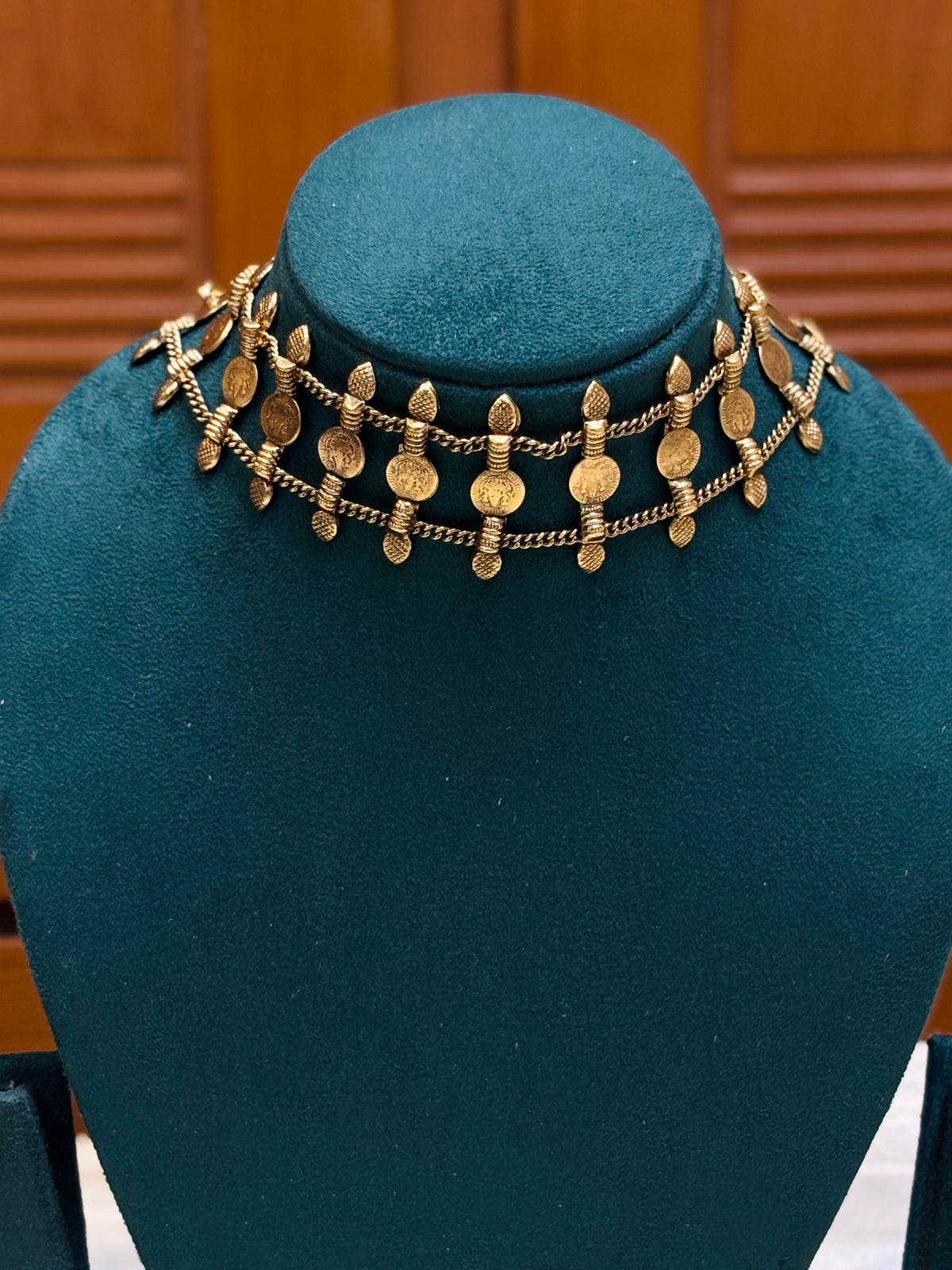 Coin & Leaf Choker-CH045