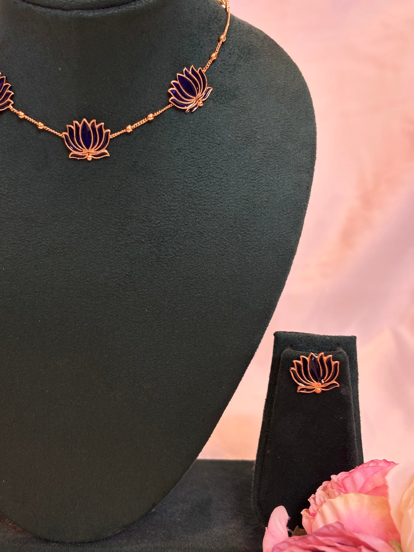 Lotus Motif Necklace-L004(01)