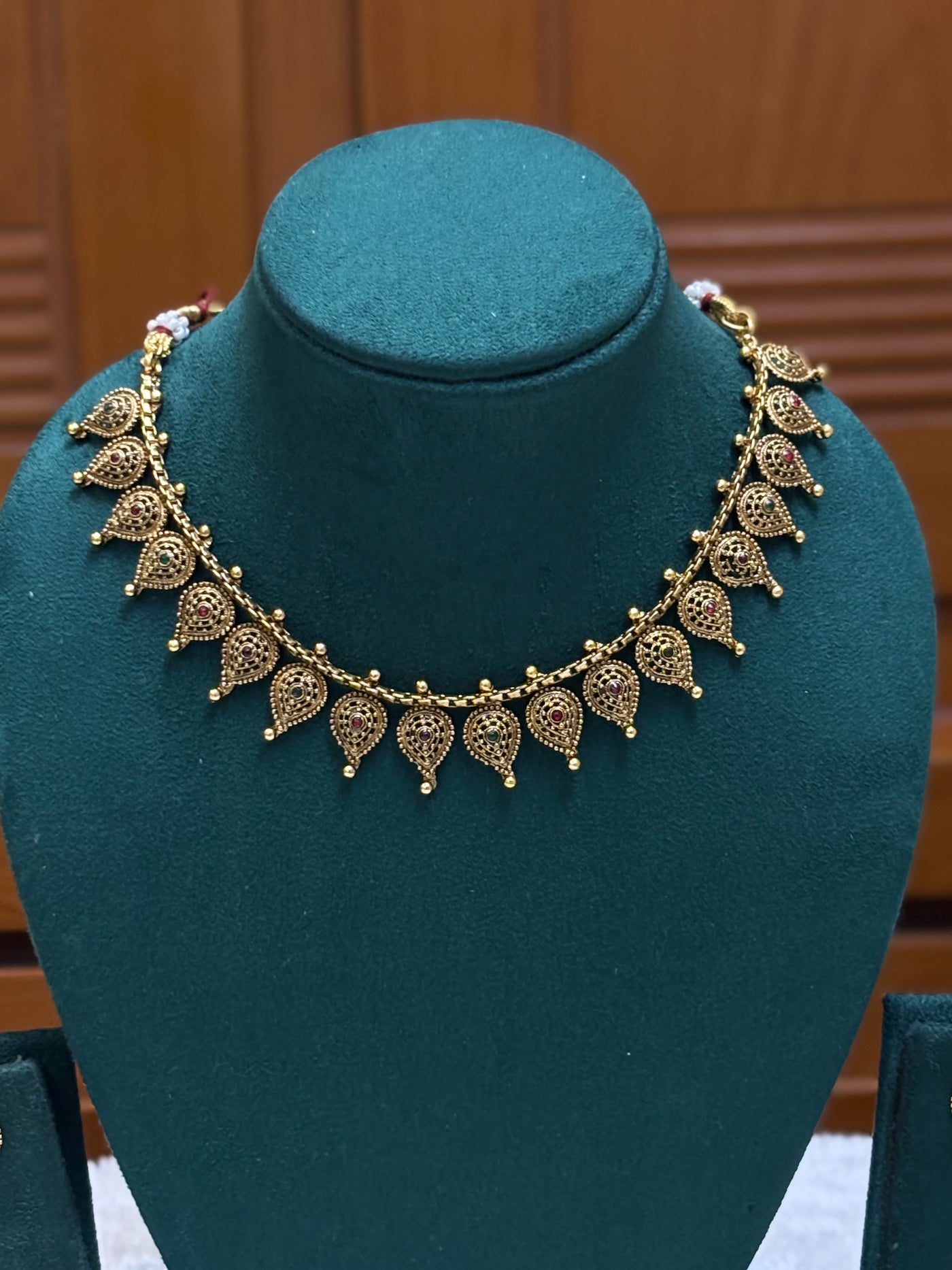 Ruby Teardrop Choker-N038