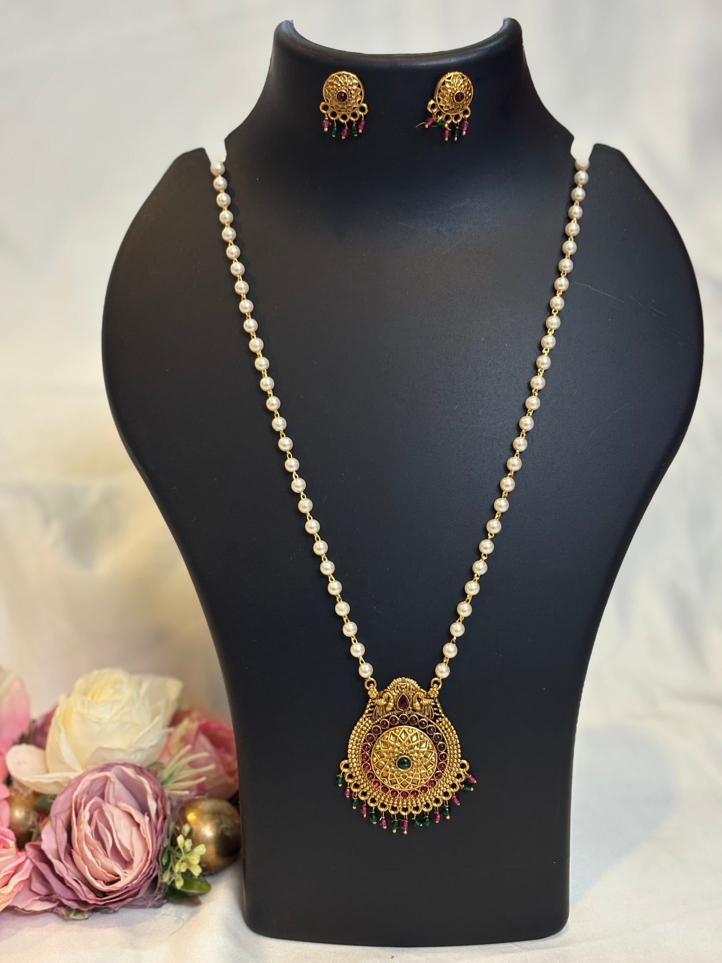 Pearl Lakshmi Hasli Pendant Set